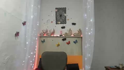 Snapshot of _laflaka2024 chatting on 10-31-25, 06:03 SANDRA online show from 10-31-25, 06:03