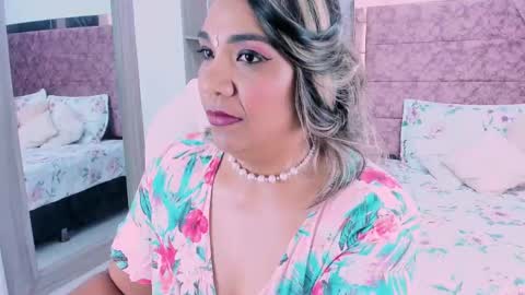NAILHA SAJANI  online show from 02-14-25, 05:03