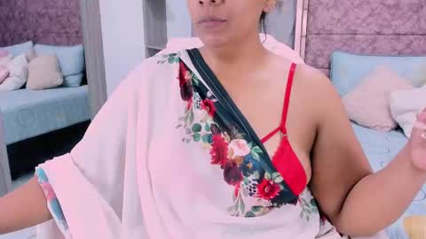 NAILHA SAJANI  online show from 02-17-25, 12:05