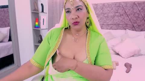 NAILHA SAJANI  online show from 02-18-25, 03:10