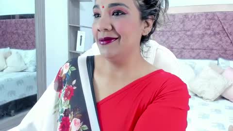 NAILHA SAJANI  online show from 02-25-25, 12:03