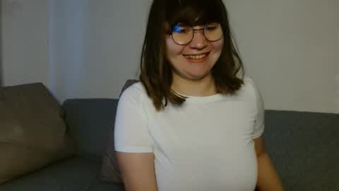 Snapshot of _lalilu_ chatting on 12-12-24, 10:24 _lalilu_ online show from 12-12-24, 10:24