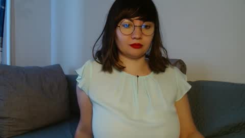 Snapshot of _lalilu_ chatting on 12-18-24, 11:13 _lalilu_ online show from 12-18-24, 11:13