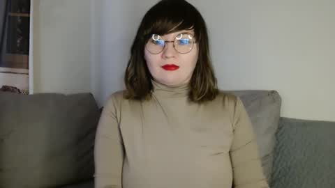 Snapshot of _lalilu_ chatting on 01-05-25, 05:51 _lalilu_ online show from 01-05-25, 05:51