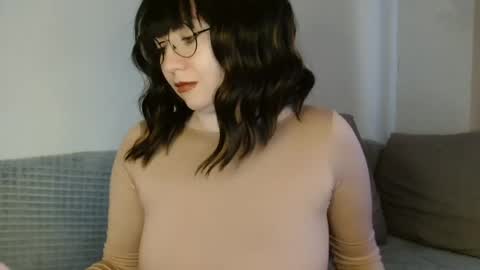 Snapshot of _lalilu_ chatting on 01-12-25, 09:08 _lalilu_ online show from 01-12-25, 09:08