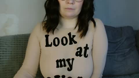 Snapshot of _lalilu_ chatting on 01-16-25, 06:03 _lalilu_ online show from 01-16-25, 06:03