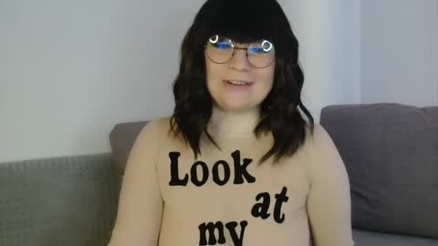 Snapshot of _lalilu_ chatting on 02-24-25, 10:59 _lalilu_ online show from 02-24-25, 10:59