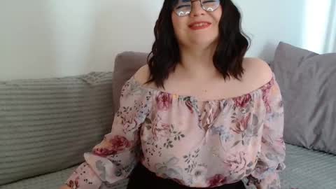 Snapshot of _lalilu_ chatting on 09-24-25, 01:14 _lalilu_ online show from 09-24-25, 01:14