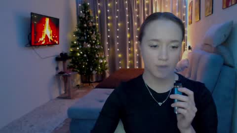 _lalune_ online show from 12-09-24, 12:19