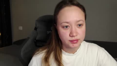 Snapshot of _lalune_ chatting on 12-18-25, 03:12 _lalune_ online show from 12-18-25, 03:12