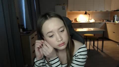 Snapshot of _lalune_ chatting on 02-05-26, 04:06 _lalune_ online show from 02-05-26, 04:06