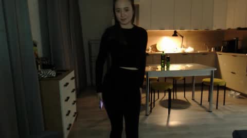 Snapshot of _lalune_ chatting on 02-05-26, 05:28 _lalune_ online show from 02-05-26, 05:28