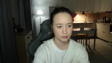 Snapshot of _lalune_ chatting on 02-17-26, 02:13 _lalune_ online show from 02-17-26, 02:13