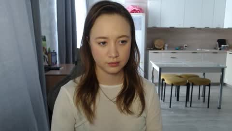 Snapshot of _lalune_ chatting on 03-05-26, 10:33 _lalune_ online show from 03-05-26, 10:33