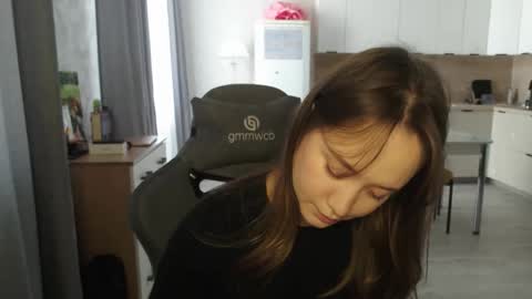 Snapshot of _lalune_ chatting on 03-07-26, 12:02 _lalune_ online show from 03-07-26, 12:02