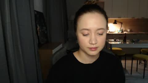 Snapshot of _lalune_ chatting on 03-17-26, 06:44 _lalune_ online show from 03-17-26, 06:44