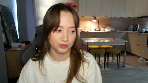 Snapshot of _lalune_ chatting on 04-10-26, 07:24 _lalune_ online show from 04-10-26, 07:24
