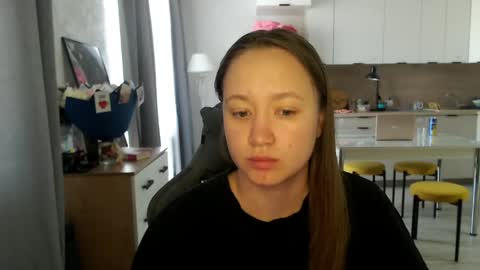 Snapshot of _lalune_ chatting on 04-16-26, 09:10 _lalune_ online show from 04-16-26, 09:10