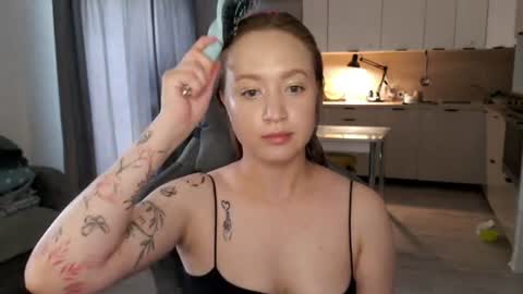 Snapshot of _lalune_ chatting on 07-23-26, 10:35 _lalune_ online show from 07-23-26, 10:35