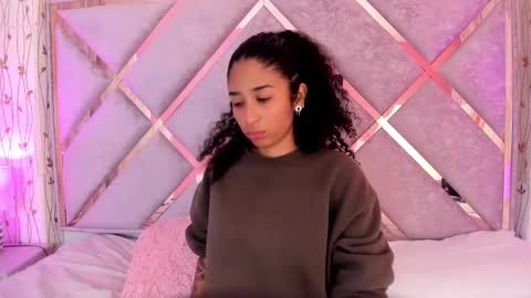 Lanna  online show from 01-13-25, 12:51