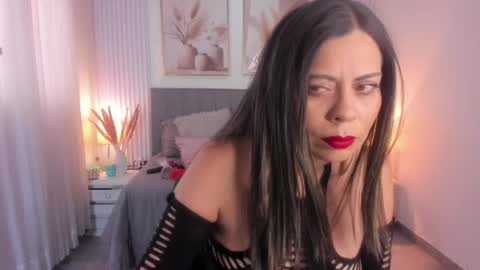 Snapshot of _lara1 chatting on 07-16-26, 06:58 paulina online show from 07-16-26, 06:58