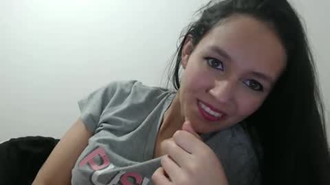 Snapshot of _laureneyes chatting on 12-14-24, 04:01 Lauren 3 online show from 12-14-24, 04:01