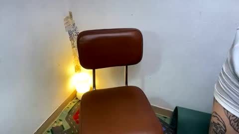 Snapshot of _layne chatting on 11-04-25, 08:13 Layne online show from 11-04-25, 08:13