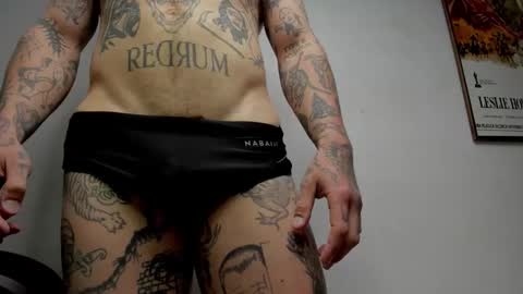 Snapshot of _layne chatting on 11-21-25, 12:59 Layne online show from 11-21-25, 12:59