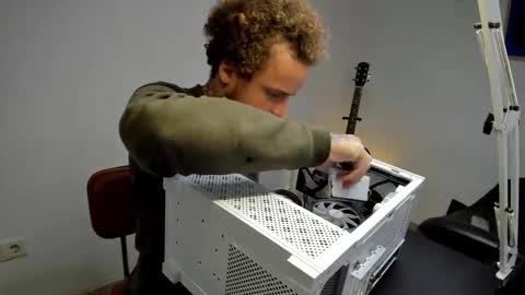 Snapshot of _layne chatting on 12-20-25, 10:55 Layne online show from 12-20-25, 10:55