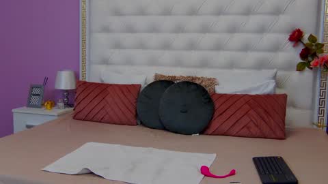 Lena Paul online show from 01-28-25, 06:49