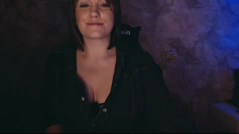 Snapshot of _letty_ chatting on 02-14-25, 11:20 Letty online show from 02-14-25, 11:20