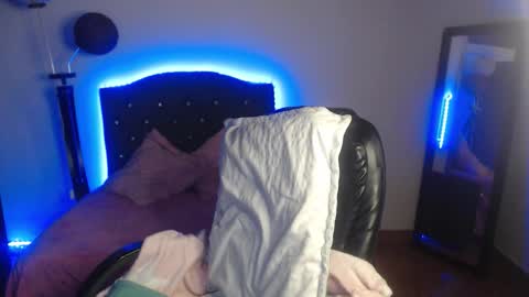 Lia online show from 09-17-25, 01:24