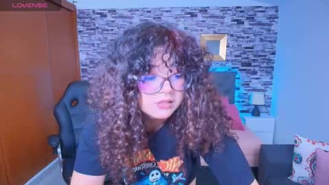 Liily online show from 11-05-25, 06:41