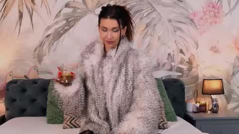 Lisa online show from 12-01-25, 06:02