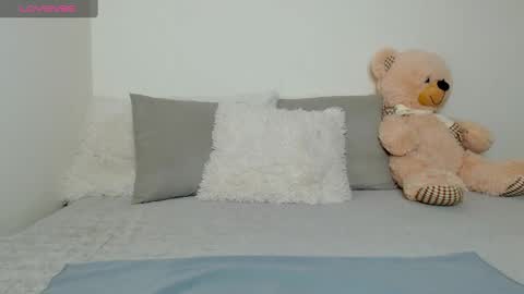 Snapshot of _little_misss chatting on 01-15-25, 02:02 Mila online show from 01-15-25, 02:02