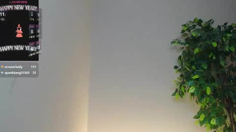 Snapshot of _little_misss chatting on 01-21-25, 07:37 Mila online show from 01-21-25, 07:37