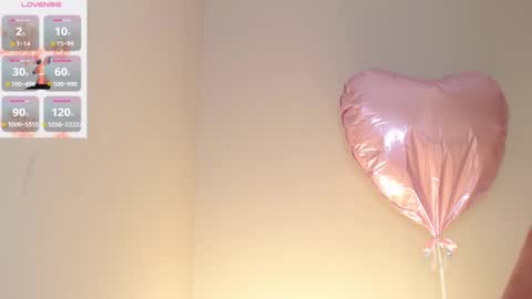 Snapshot of _little_misss chatting on 01-26-25, 10:55 Mila online show from 01-26-25, 10:55