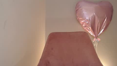 Snapshot of _little_misss chatting on 01-30-25, 10:08 Mila online show from 01-30-25, 10:08