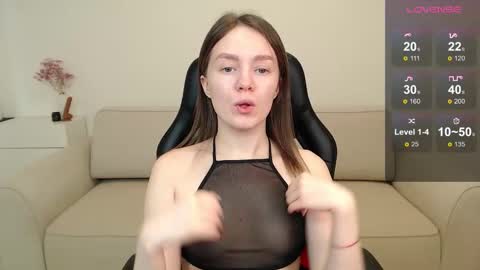  My name is lina Lush is activePrivate is Open online show from 11-13-25, 05:17