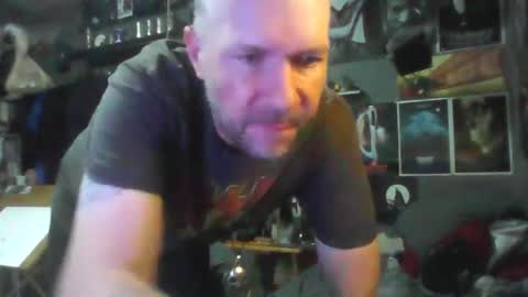 Snapshot of _longfellow chatting on 03-08-26, 04:22 That guy online show from 03-08-26, 04:22