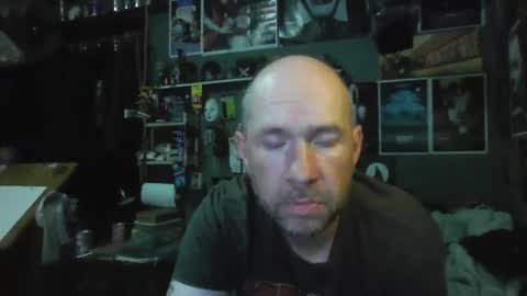 Snapshot of _longfellow chatting on 03-09-26, 04:27 That guy online show from 03-09-26, 04:27