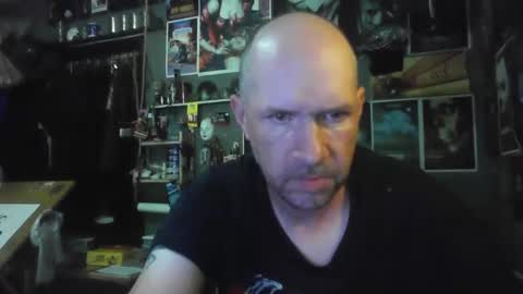 Snapshot of _longfellow chatting on 03-28-26, 06:07 That guy online show from 03-28-26, 06:07