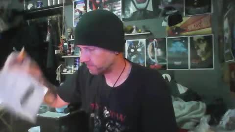 Snapshot of _longfellow chatting on 04-08-26, 04:18 That guy online show from 04-08-26, 04:18