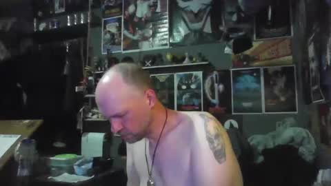 Snapshot of _longfellow chatting on 04-09-26, 04:23 That guy online show from 04-09-26, 04:23