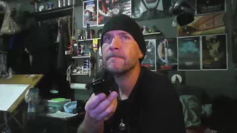 Snapshot of _longfellow chatting on 04-10-26, 03:50 That guy online show from 04-10-26, 03:50