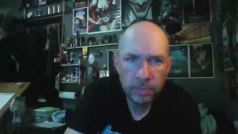 Snapshot of _longfellow chatting on 04-11-26, 05:06 That guy online show from 04-11-26, 05:06