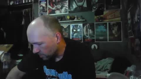 Snapshot of _longfellow chatting on 04-12-26, 03:17 That guy online show from 04-12-26, 03:17