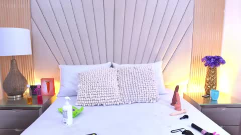 Snapshot of _loren_sweet chatting on 04-01-26, 11:55 Luisa merrid online show from 04-01-26, 11:55