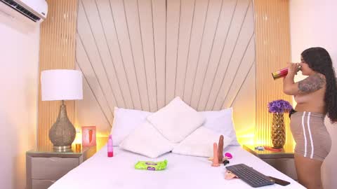 Snapshot of _loren_sweet chatting on 04-07-26, 11:32 Luisa merrid online show from 04-07-26, 11:32