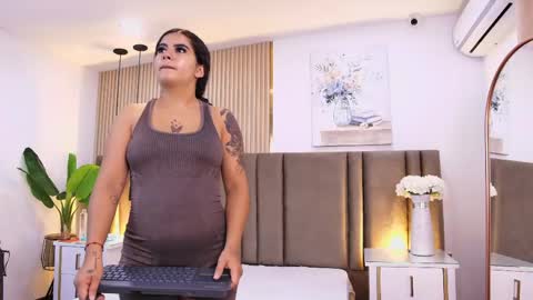 Snapshot of _loren_sweet chatting on 04-13-26, 11:37 Luisa merrid online show from 04-13-26, 11:37